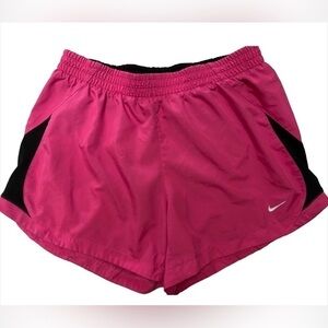 NIKE LADIES DRIFIT RUN SHORTS MED.
